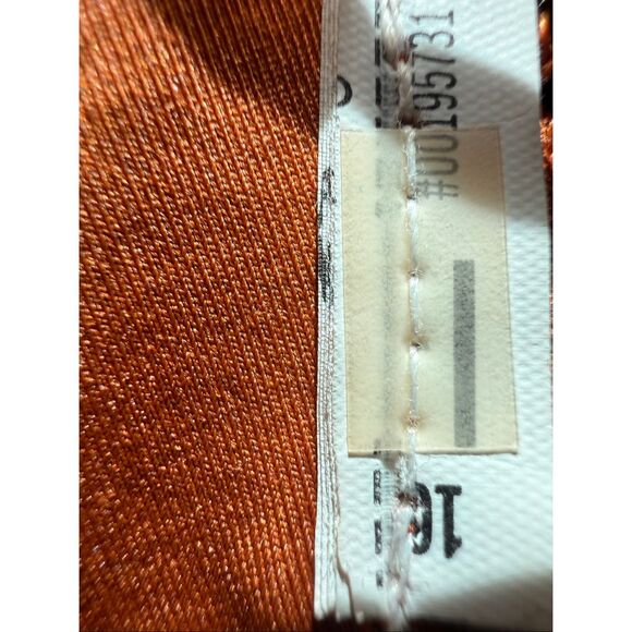 Memoi Women's Let's Run Away Crochet Halter Crop Tank Top Rust Brown Size Medium - Picture 2 of 6